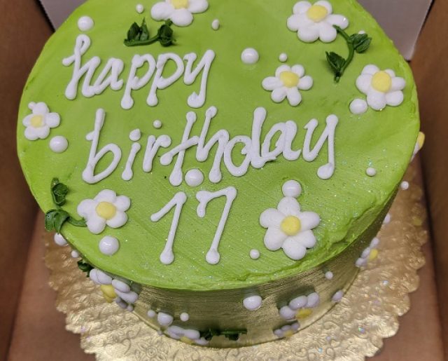 daisy flower round layered birthday cake